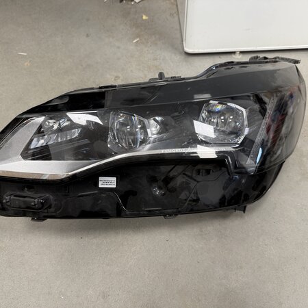 Headlight left front with part number 9836230680 Peugeot 3008 II