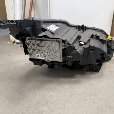 Headlight left front with part number 9836230680 Peugeot 3008 II