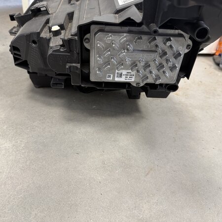 Scheinwerfer vorne rechts mit der Teilenummer 9836230580 für Peugeot 3008 II