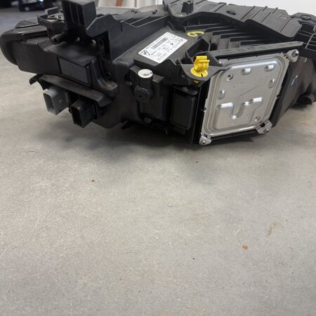 Headlight Left Front with part number 9851673380 Peugeot 308 III / Peugeot 408