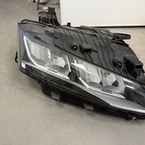 Headlight Right Front with part number 9851673580 Peugeot 308 III / Peugeot 408