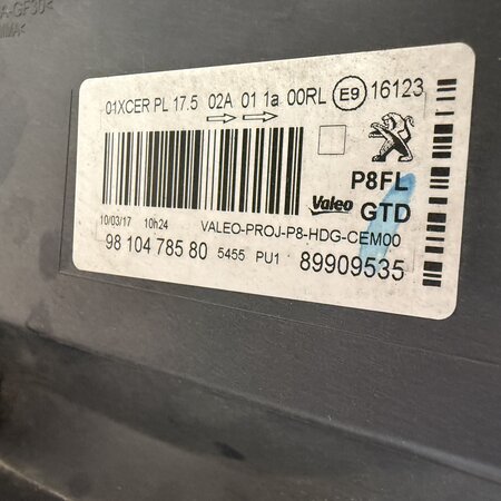 Headlight Left Front with part number 9810478580 Peugeot 3008 II
