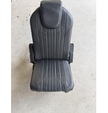 Row 3 seats - Peugeot 5008II can transport up to 7 people. leather