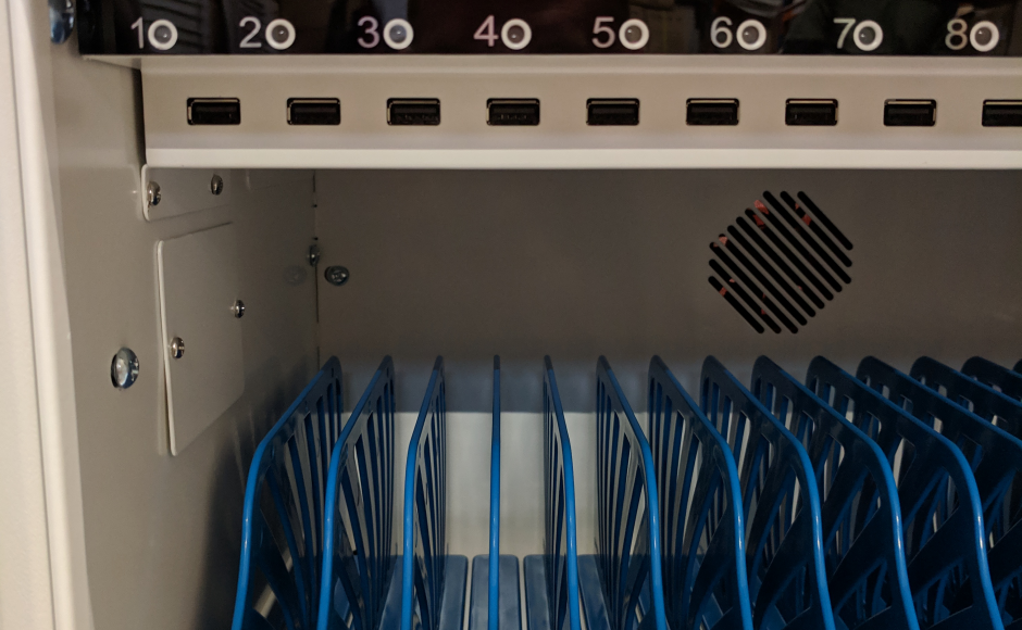 Tab32 für 32 iPads, Tablet. Lade- und Sync-schrank auf Rollen