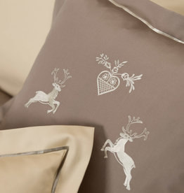 Graser - feinste Bettwäsche Graser Bettwäsche - Stickerei  Hirsch mit Herz- Satin-chincilla