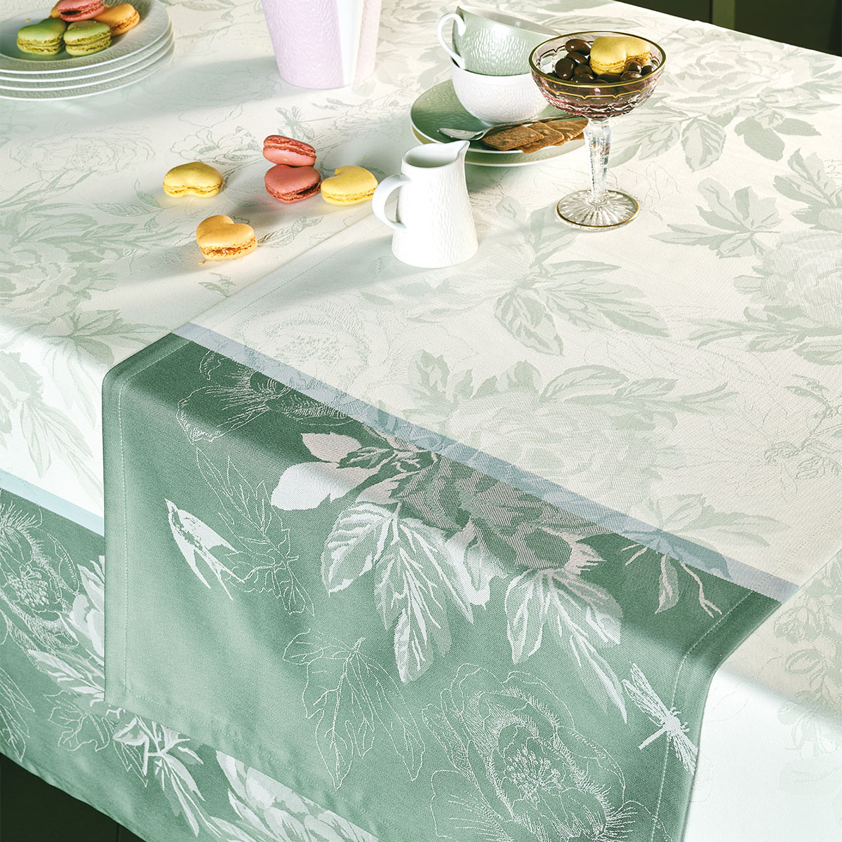 Garnier Thiebaut Angebot-Reduziert- Garnier Thiebaut Tischdecke   JARDIN DE PIVOINES Vert