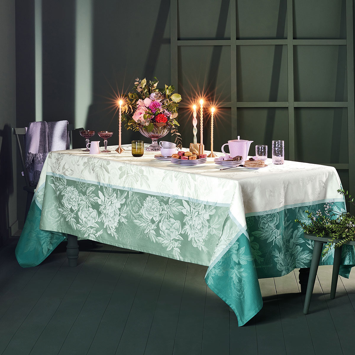 Garnier Thiebaut Angebot-Reduziert- Garnier Thiebaut Tischdecke   JARDIN DE PIVOINES Vert