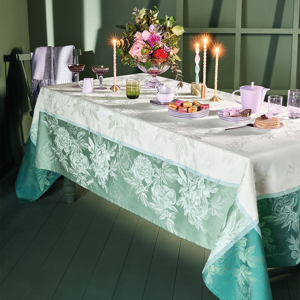 Garnier Thiebaut Angebot-Reduziert- Garnier Thiebaut Tischdecke   JARDIN DE PIVOINES Vert