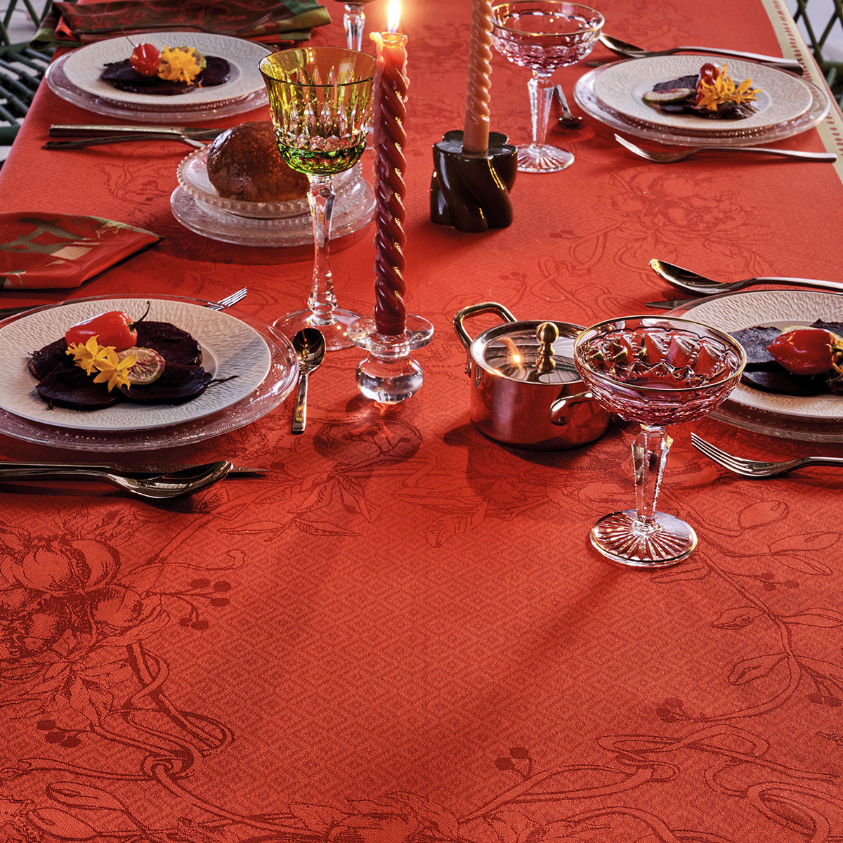 Garnier Thiebaut    Garnier Thiebaut Tischdecke Weihnachten  NOEL FRUITE Rouge