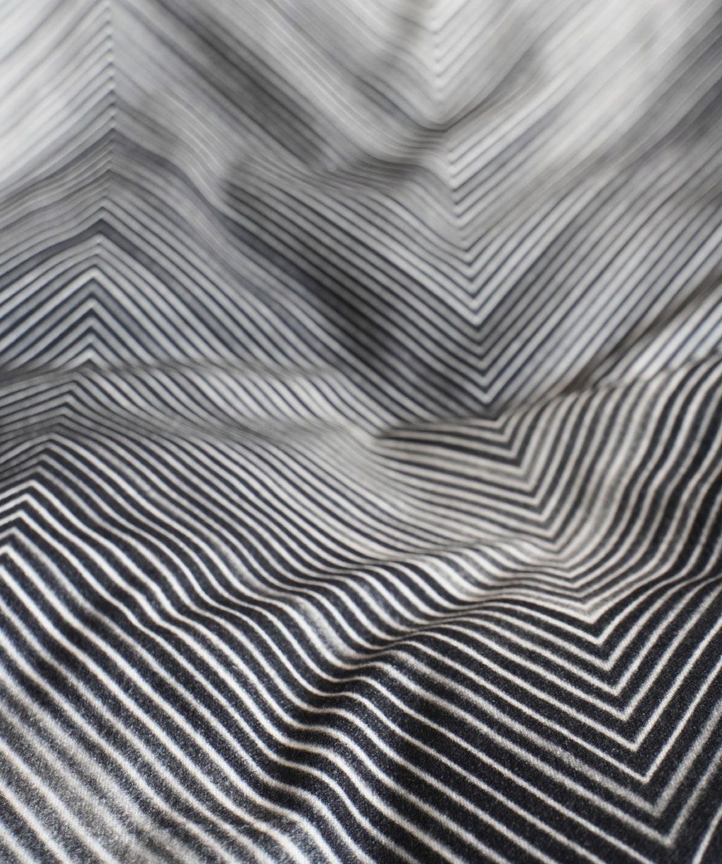 fleuresse – Hochwertige Bettwäsche Fleuresse Valencia Samt-Flanell mit Digitaldruck 584384-01  Silber