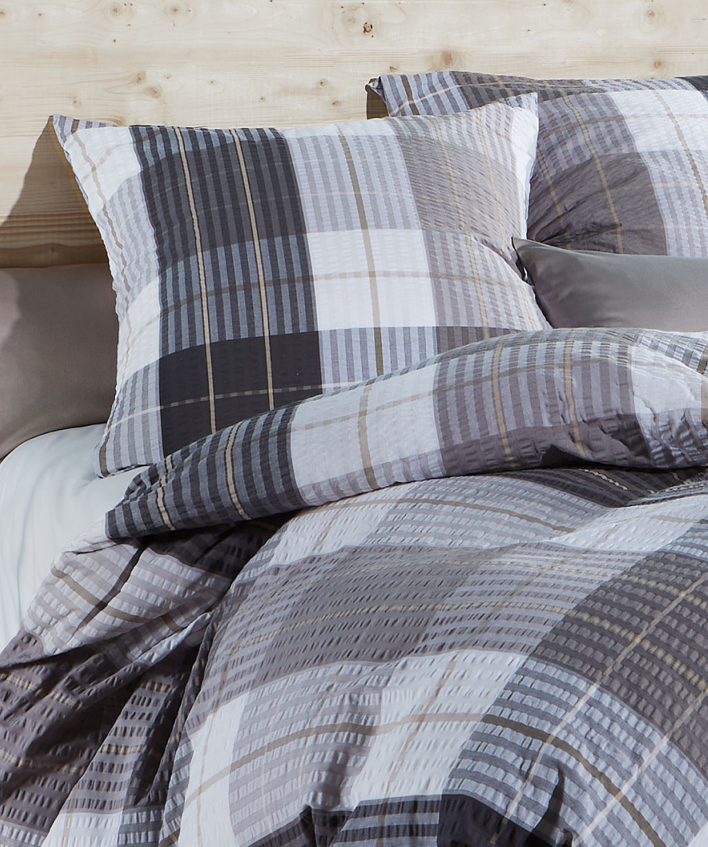 fleuresse – Hochwertige Bettwäsche Seersucker Bettwäsche bügelfrei-RIO-444112 2 Farben