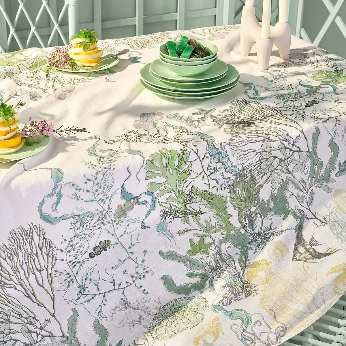 Garnier Thiebaut   Garnier Thiebaut Tischdecke BALADE MARINE verde  Halbleinen vorgewaschen