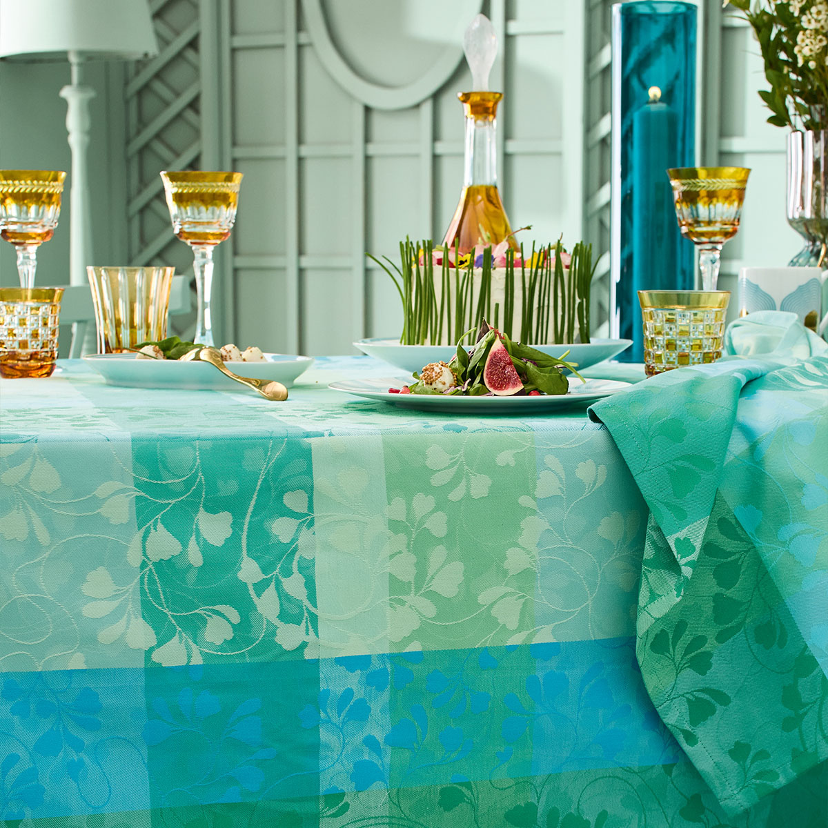 Garnier Thiebaut GT Tischdecke Damast  Mille Feullages turquoise- beschichtet abwaschbar