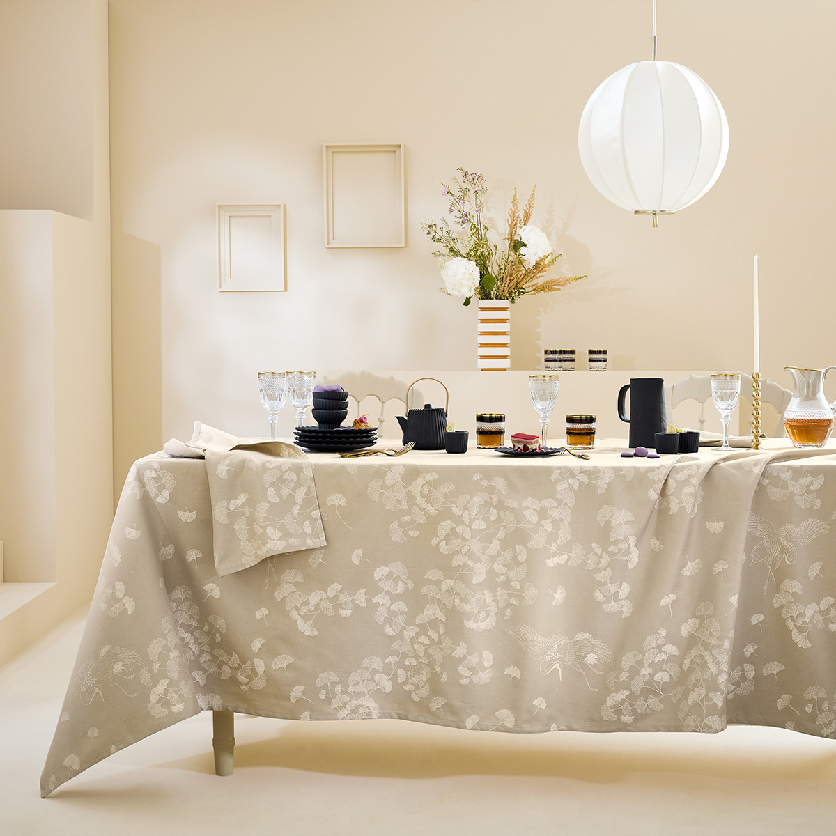 Garnier Thiebaut GT Tischdecke Damast  Mille Ginkos naturel- beschichtet abwaschbar