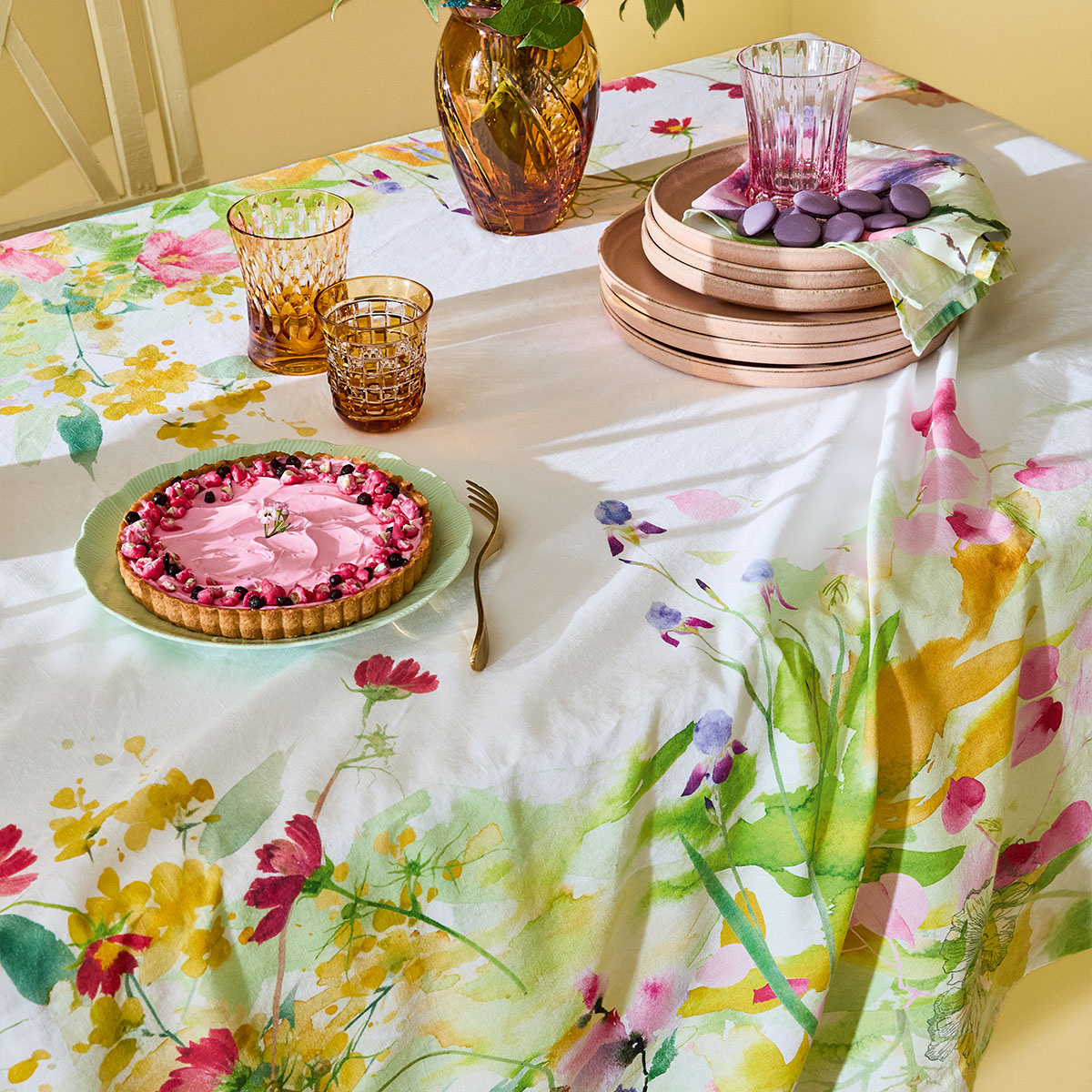 Garnier Thiebaut   Garnier Thiebaut Tischdecke  SOUFFLE-FLEURI_PRINTEMPS- Halbleinen vorgewaschen