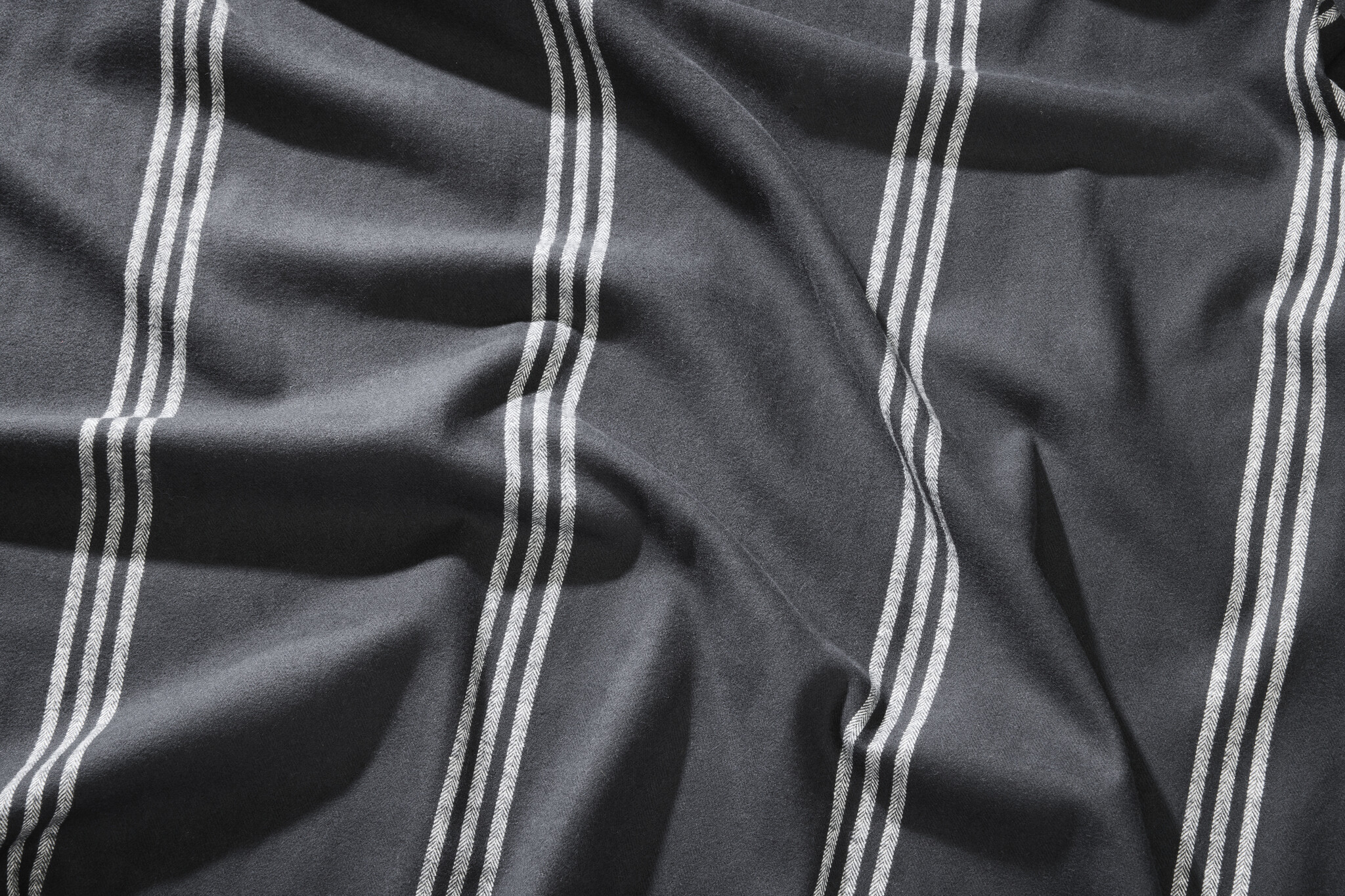 fleuresse – Hochwertige Bettwäsche Fleuresse LECH - Flanell Bettwäsche -fein gestreift- 2 Farben