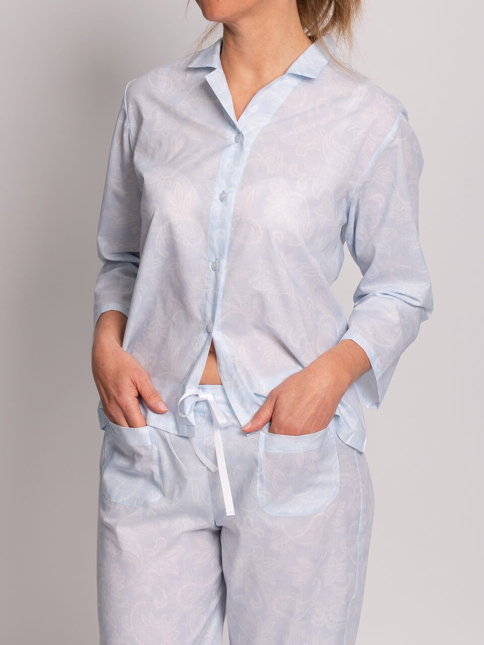 Novila Novila Damen Pyjama Hellblau – Leichter Baumwollbatist Schlafanzug