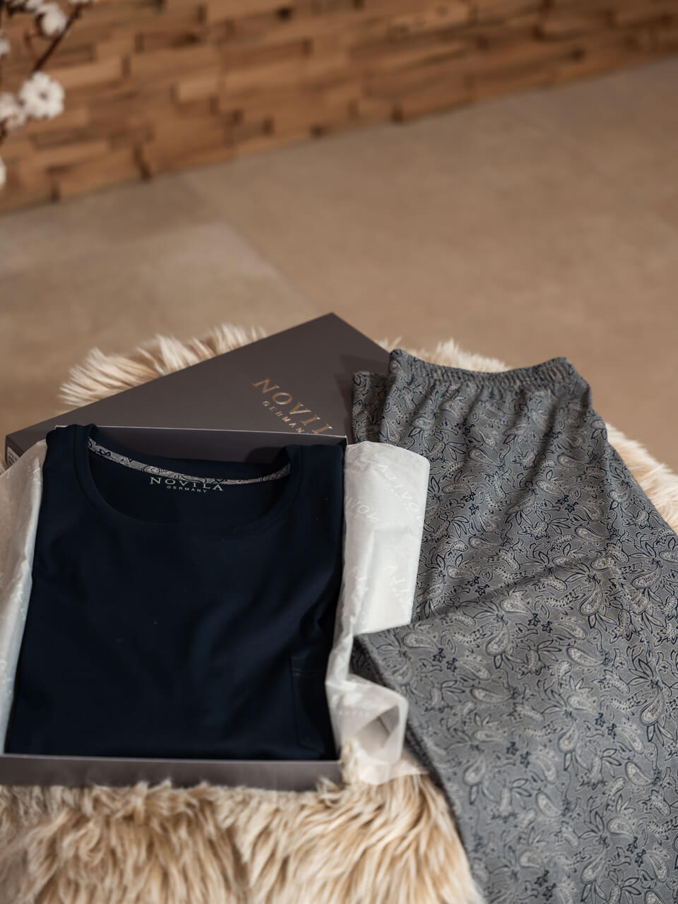 Novila   Novila Herren Pyjama 8103 – stilvolle Premium Nachtwäsche