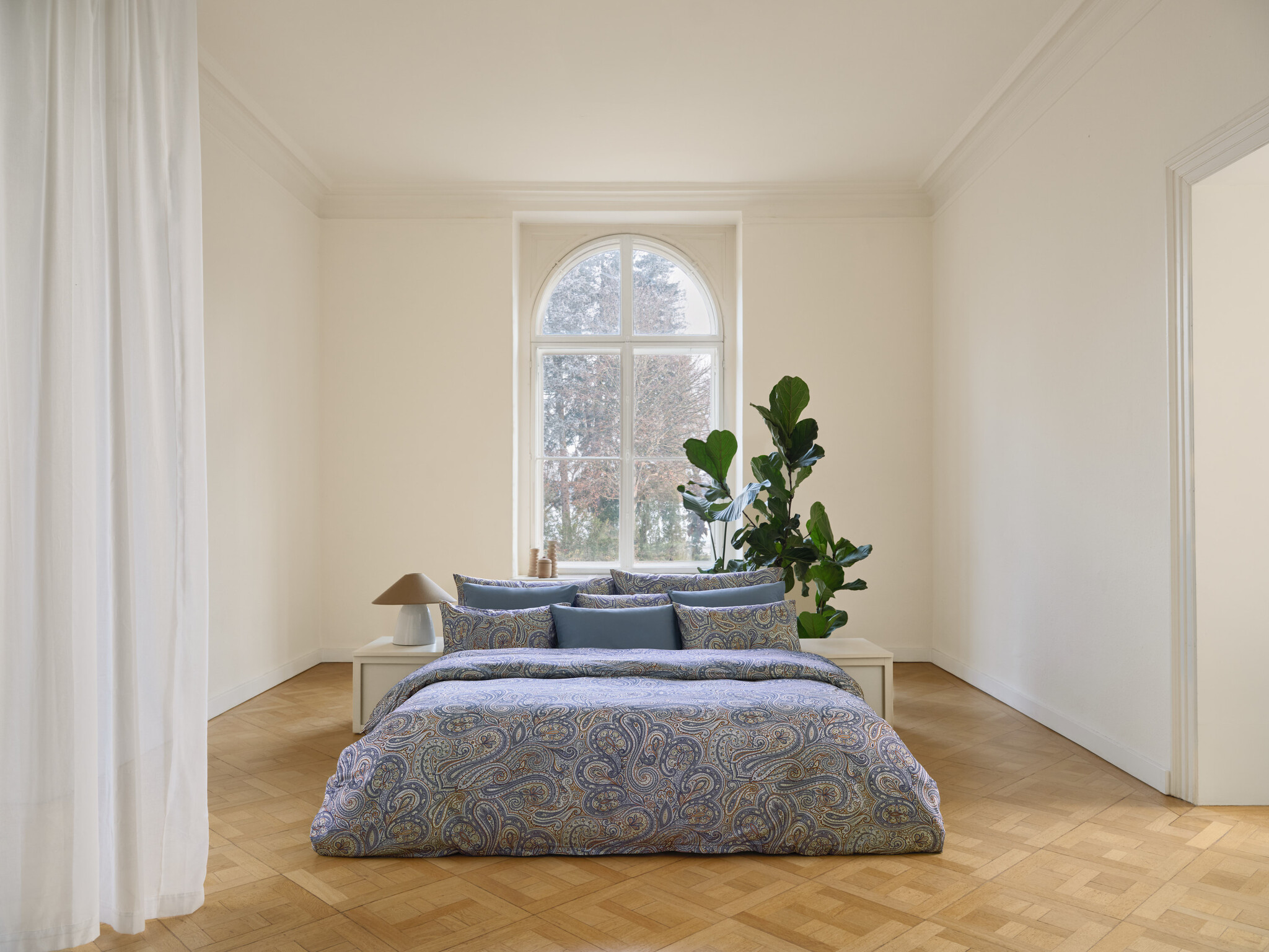 Schlossberg      Schlossberg PERINN Noblesse-feiner schweizer Satin