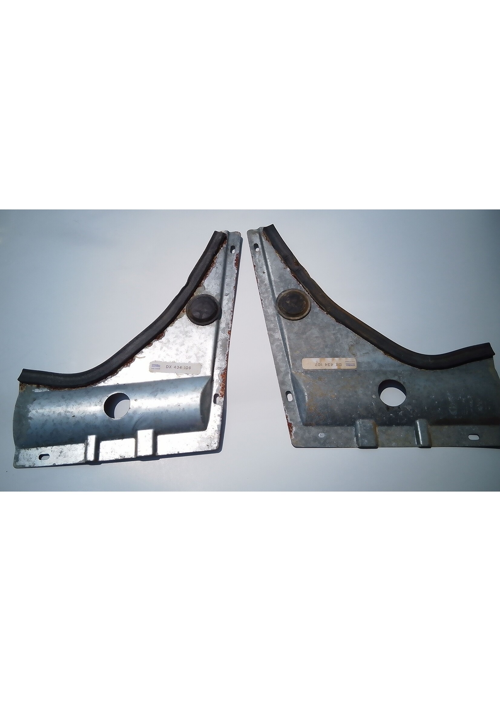 Lower shield inferior half axle left / right DS / ID