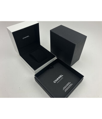 CHANEL J12 White Caliber 12.2 38 ceramic white 2025 box + papers