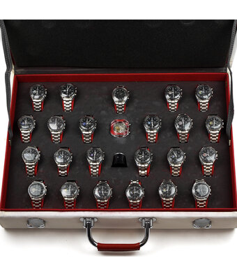 Omega Speedmaster   Missions Collection 40th anniversary DEALER BOX 4/5 - 1997