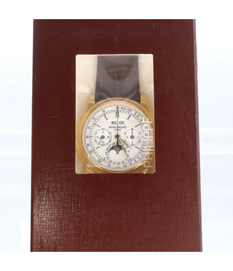 Patek Philippe Perpetual Calendar Chrono   yellow gold UNWORN - DOUBLE SEALED 2009 box + papers