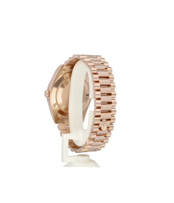 Rolex Day-Date 40 rose gold choco diamond / baguette President 2023 box + papers