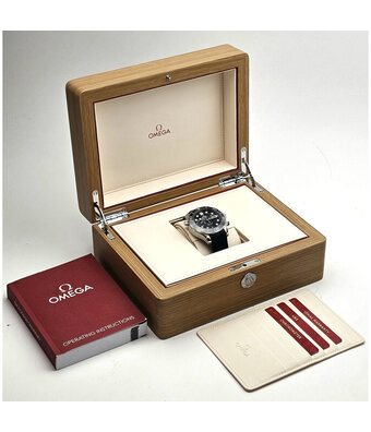Omega Seamaster Diver 300M Co-Axial Master Chronometer 44 steel black 2023 box + papers