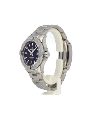 Breitling Avenger Automatic 42 steel black date 2024 box + papers