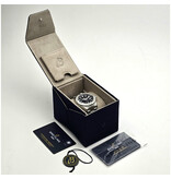 Breitling Avenger Automatic 42 steel black date 2024 box + papers