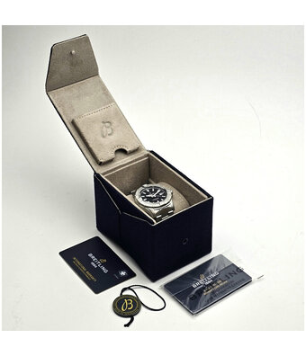 Breitling Avenger Automatic 42 steel black date 2024 box + papers