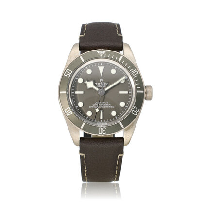 Black Bay 58 925 39 silver grey leather strap 2025 B+P
