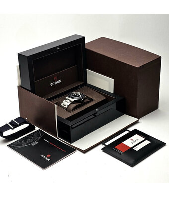 Tudor Black Bay  41 steel blue 2018 box + papers