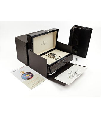 Patek Philippe Nautilus Perpetual Calendar 40 white gold blue moonphase 2020 box + papers