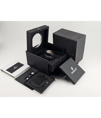 Hublot Big Bang Unico Magic Gold 45 ceramic skeleton 2016 box + papers