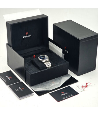 Tudor Tudor Royal Date 38 blue roman 2023 box + papers