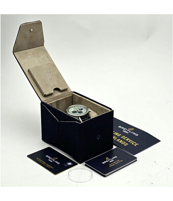 Breitling Navitimer B01 Chronograph 43 steel green 2023 B+P | NEW BREITLING SERVICE