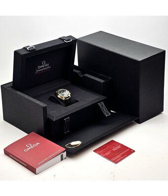 Omega Speedmaster Moonwatch Professional 42 yellow gold green 2025 box + papers