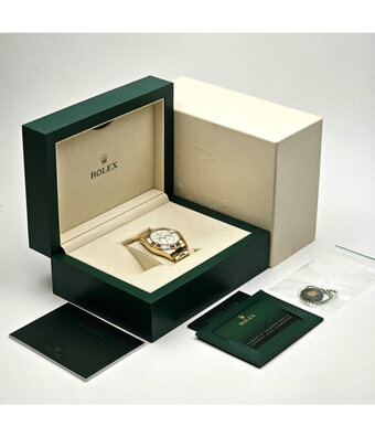 Rolex Sky-Dweller  42 yellow gold - white Oyster 2021 box + papers