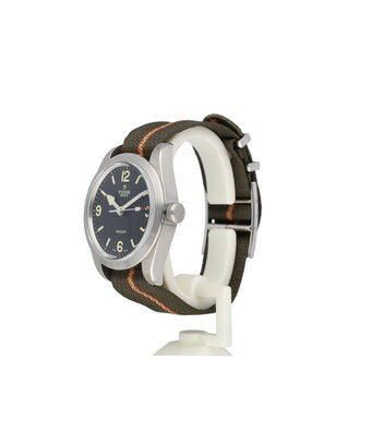 Tudor Ranger  39 steel black domed canvas 2024 box + papers