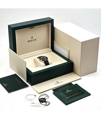 Rolex Yacht-master 37 rose gold medium - midsize Oysterflex / rubber 2023 box + papers