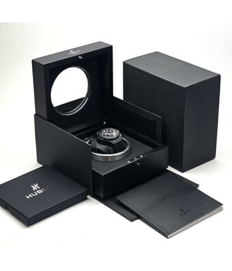 Hublot Big Bang Chronograph Black Magic 44 ceramic carbon | OPEN DATE | box + papers