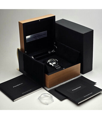 Panerai Luminor Acciaio 44 2019 box + papers | base logo steel