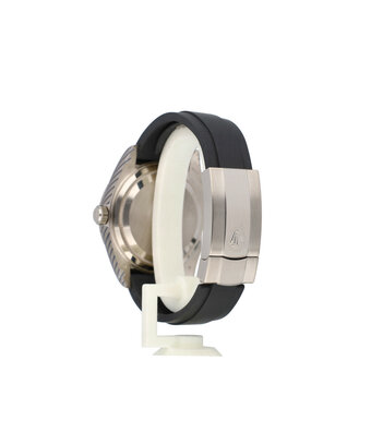 Rolex Sky-Dweller  42 - 2023 box + papers | white gold silver rubber - Oysterflex