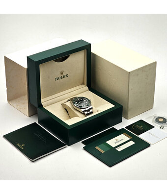 Rolex Submariner Date 40 NEW ROLEX SERVICE - 2017 B+P | steel green - Hulk ceramic