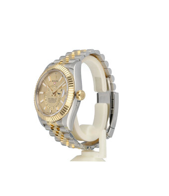 Rolex Sky-Dweller  42 - 2025 box + papers | steel - yellow gold champagne Jubilee
