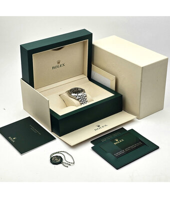 Rolex Datejust 41 - 2024 box + papers | steel black index domed Jubilee