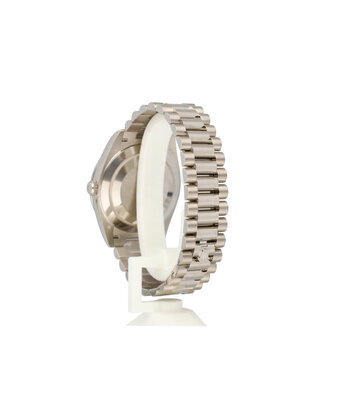 Rolex Day-Date 40 white gold meteorite factory diamond - baguette 2025 box + papers