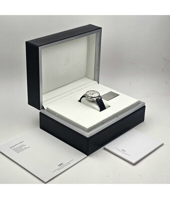 IWC Portugieser Automatic 7 days Power Reserve 42 steel silver 7-days black alligator strap +
